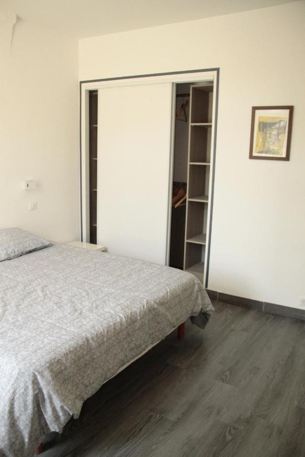 Hostel Du Lapin Blanc แซงต์-บรีเออ ภายนอก รูปภาพ