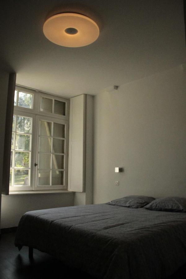 Hostel Du Lapin Blanc แซงต์-บรีเออ ภายนอก รูปภาพ