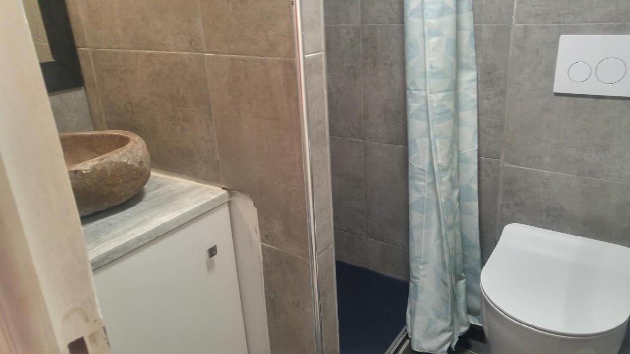 Hostel Du Lapin Blanc แซงต์-บรีเออ ภายนอก รูปภาพ