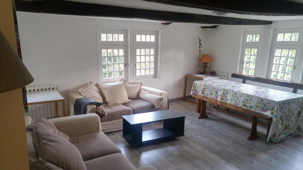 Hostel Du Lapin Blanc แซงต์-บรีเออ ภายนอก รูปภาพ